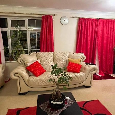 Cozy Homestay Кройдон Екстер'єр фото