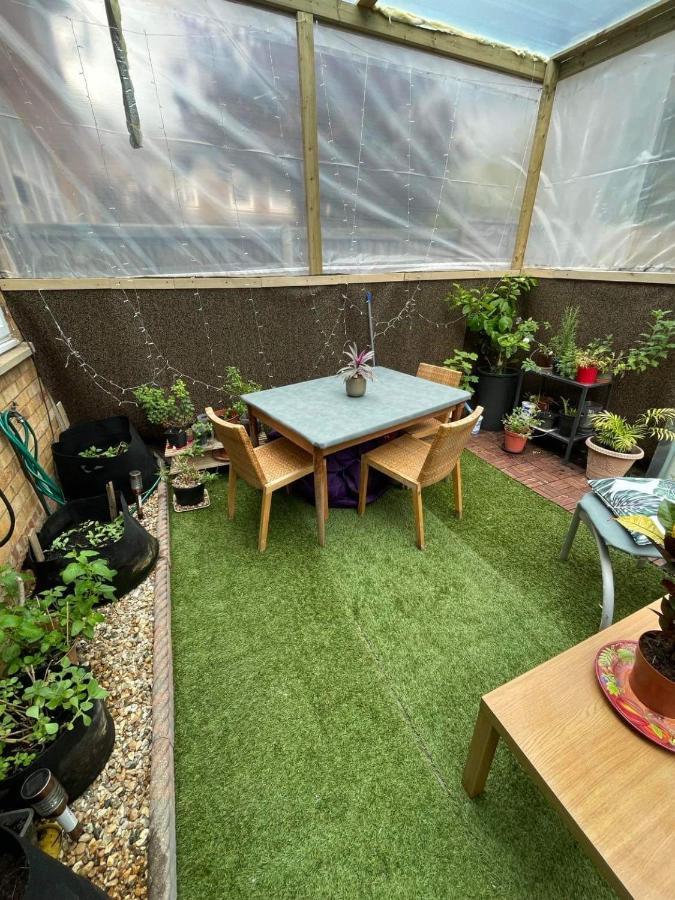 Cozy Homestay Кройдон Екстер'єр фото