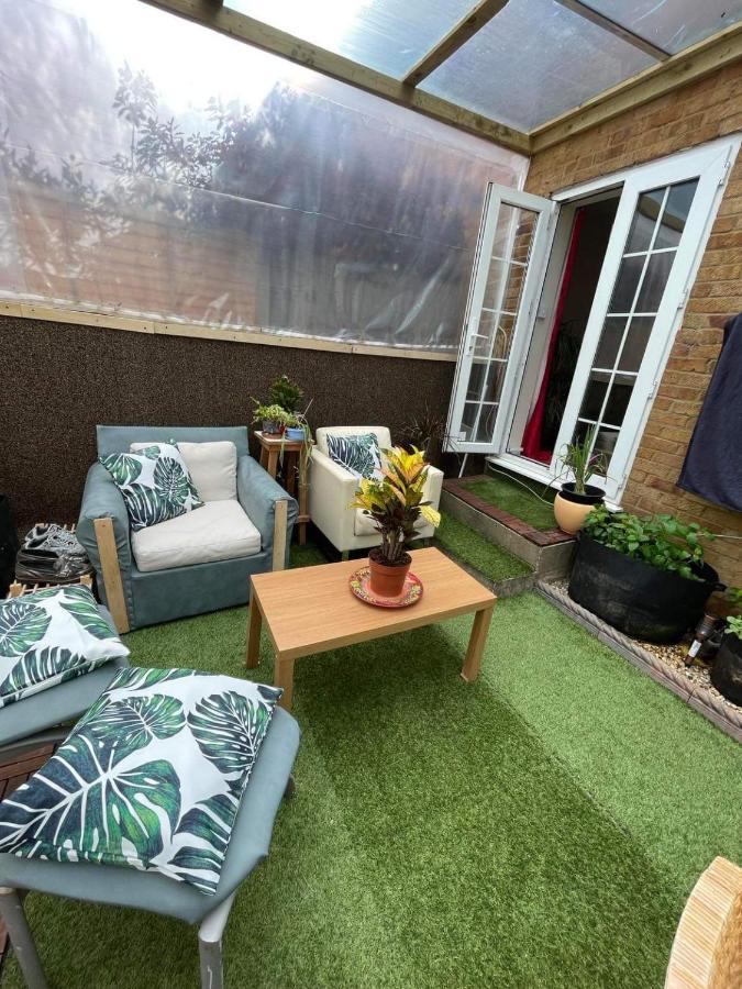 Cozy Homestay Кройдон Екстер'єр фото